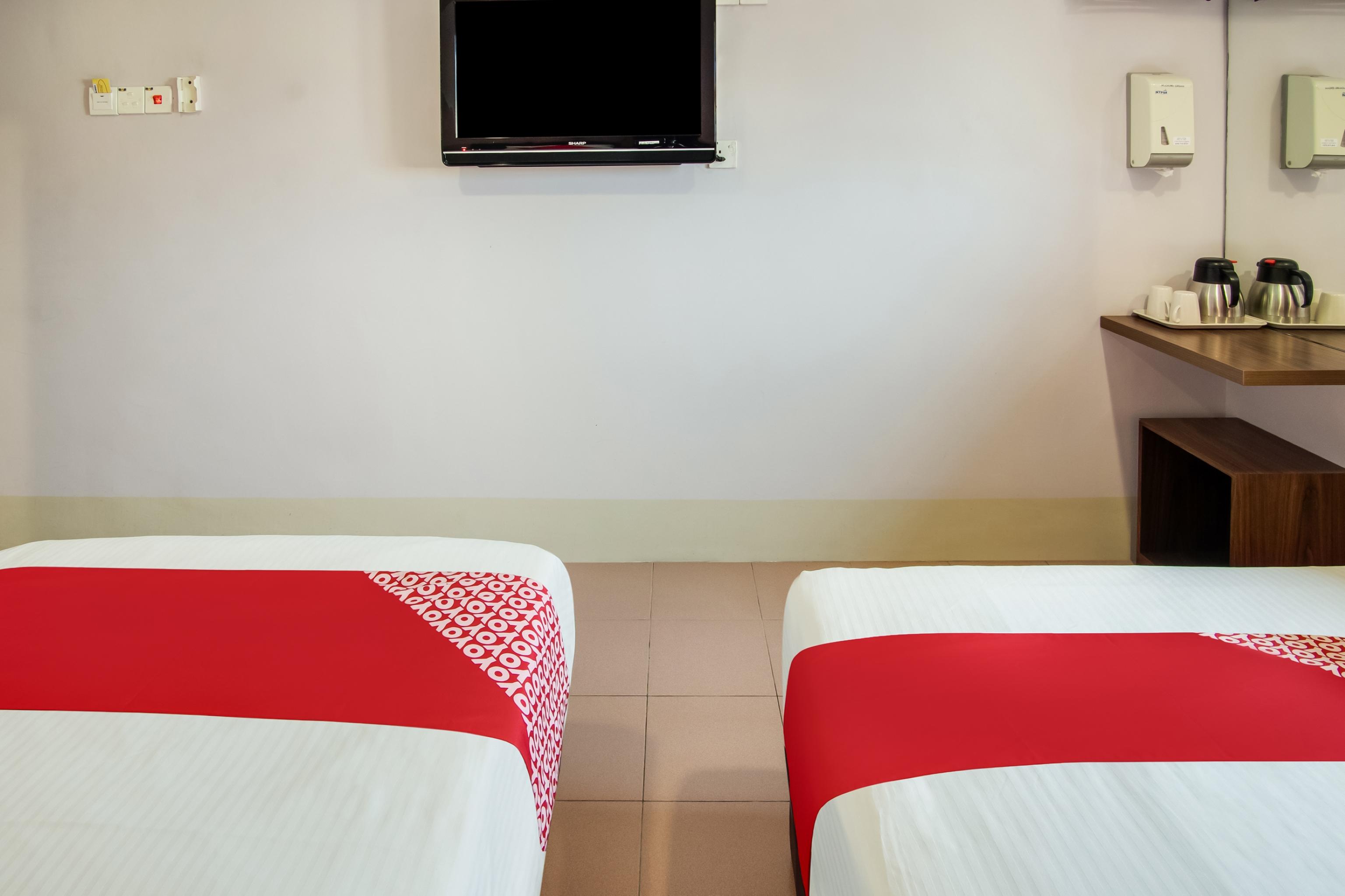 Oyo 89480 Dream House Hotel Skudai Exterior photo