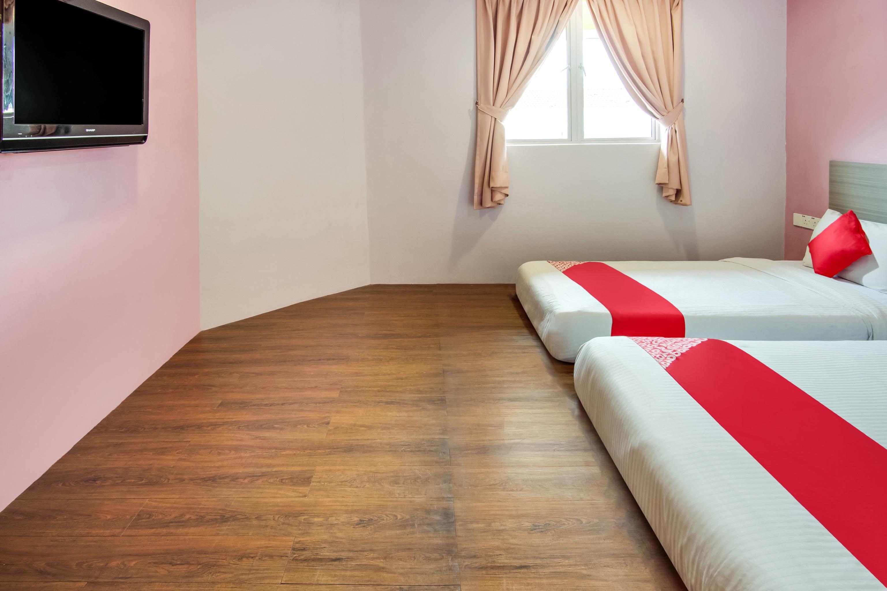 Oyo 89480 Dream House Hotel Skudai Exterior photo