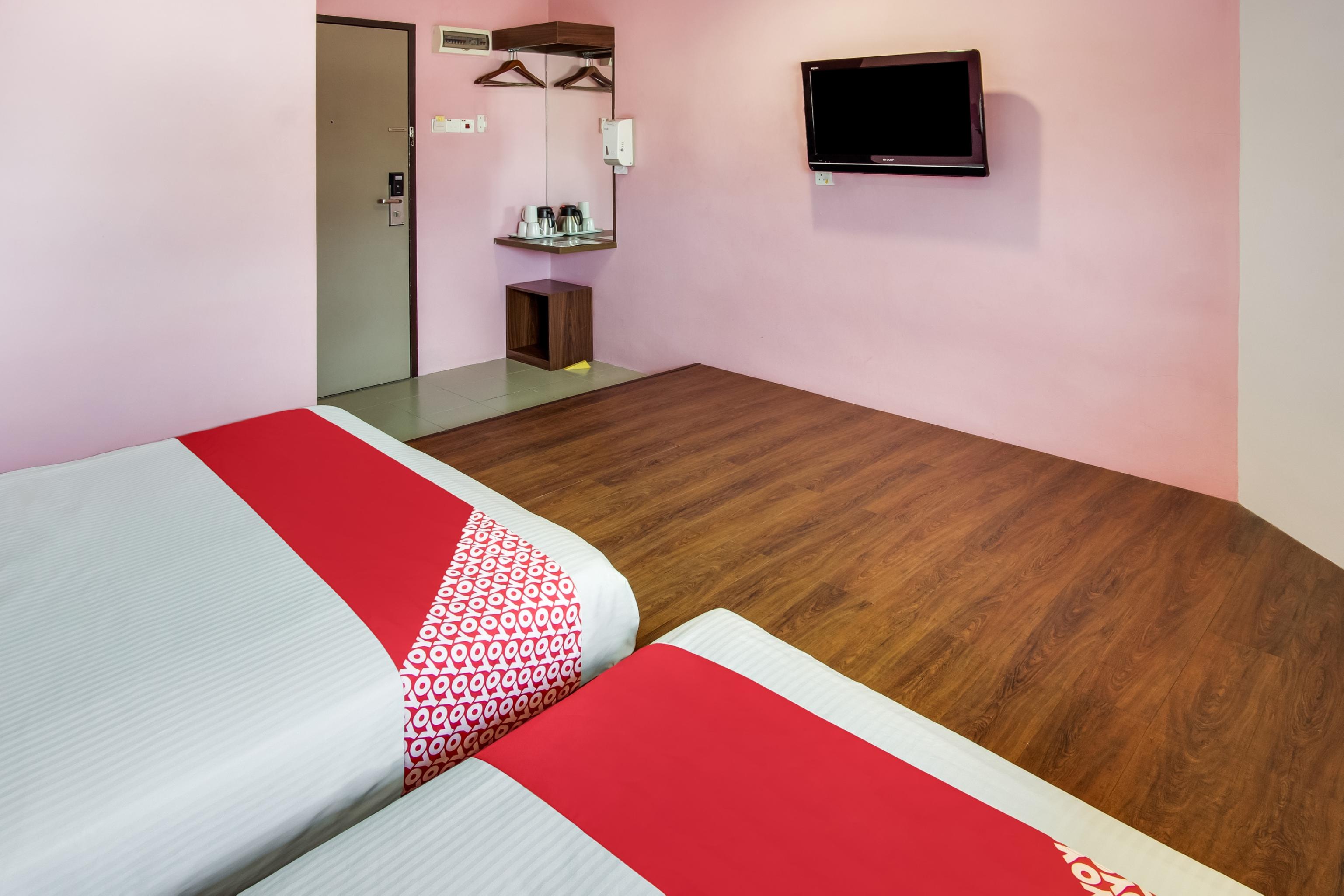 Oyo 89480 Dream House Hotel Skudai Exterior photo