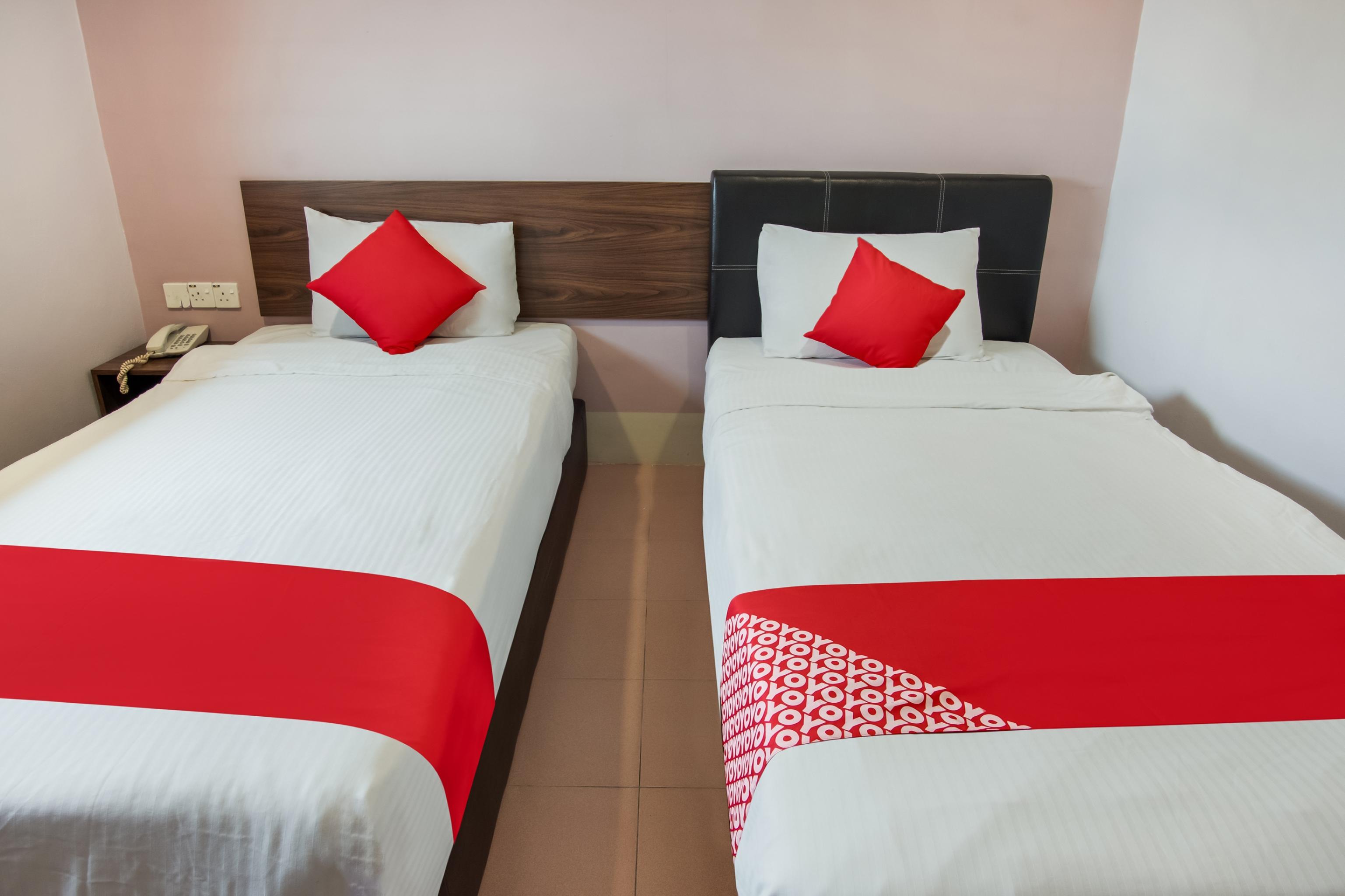 Oyo 89480 Dream House Hotel Skudai Exterior photo