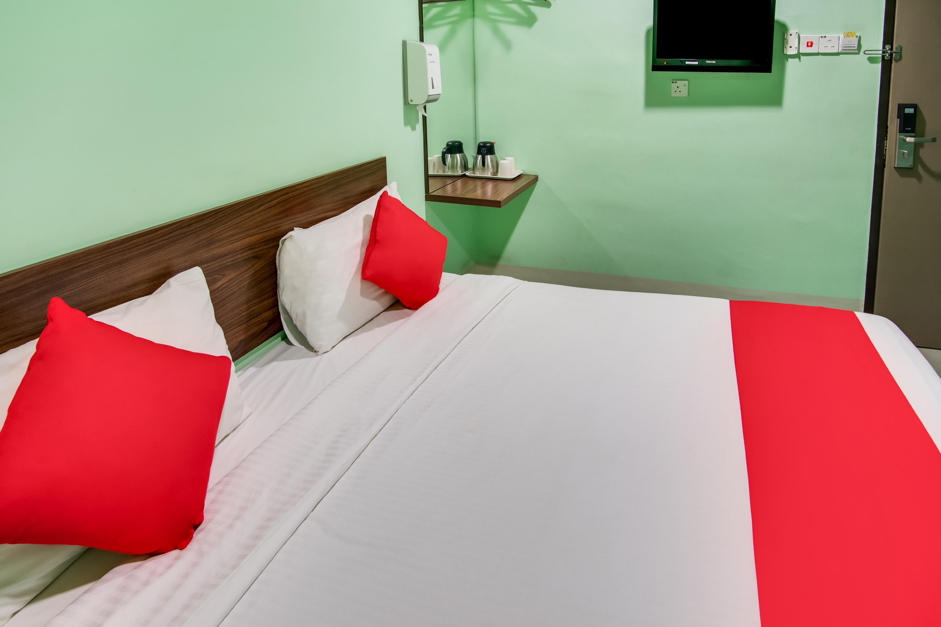 Oyo 89480 Dream House Hotel Skudai Exterior photo