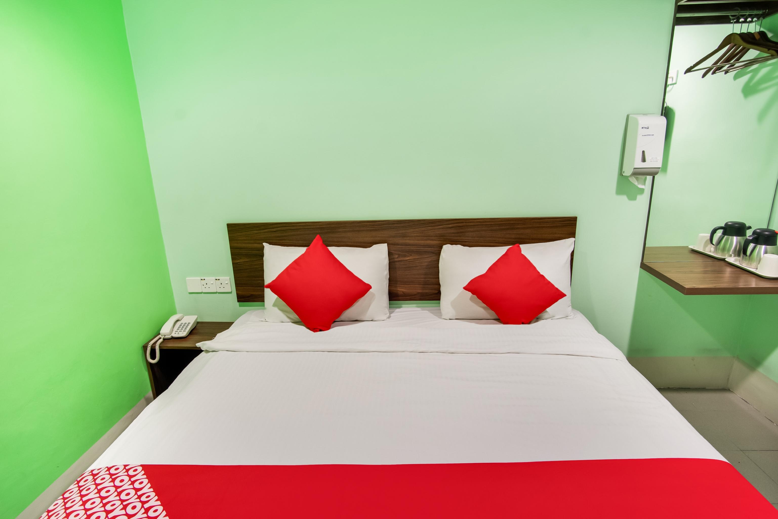 Oyo 89480 Dream House Hotel Skudai Exterior photo