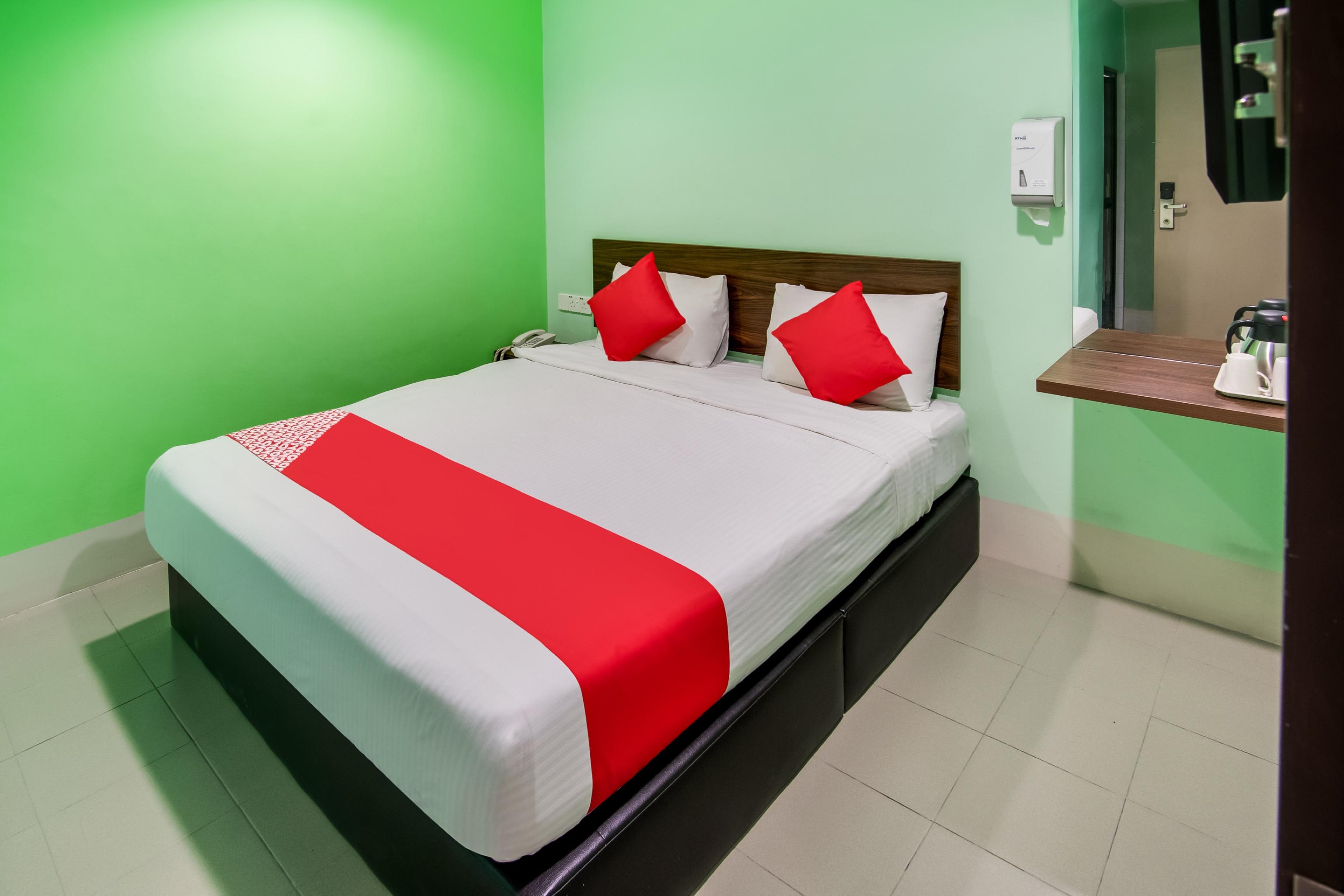 Oyo 89480 Dream House Hotel Skudai Exterior photo