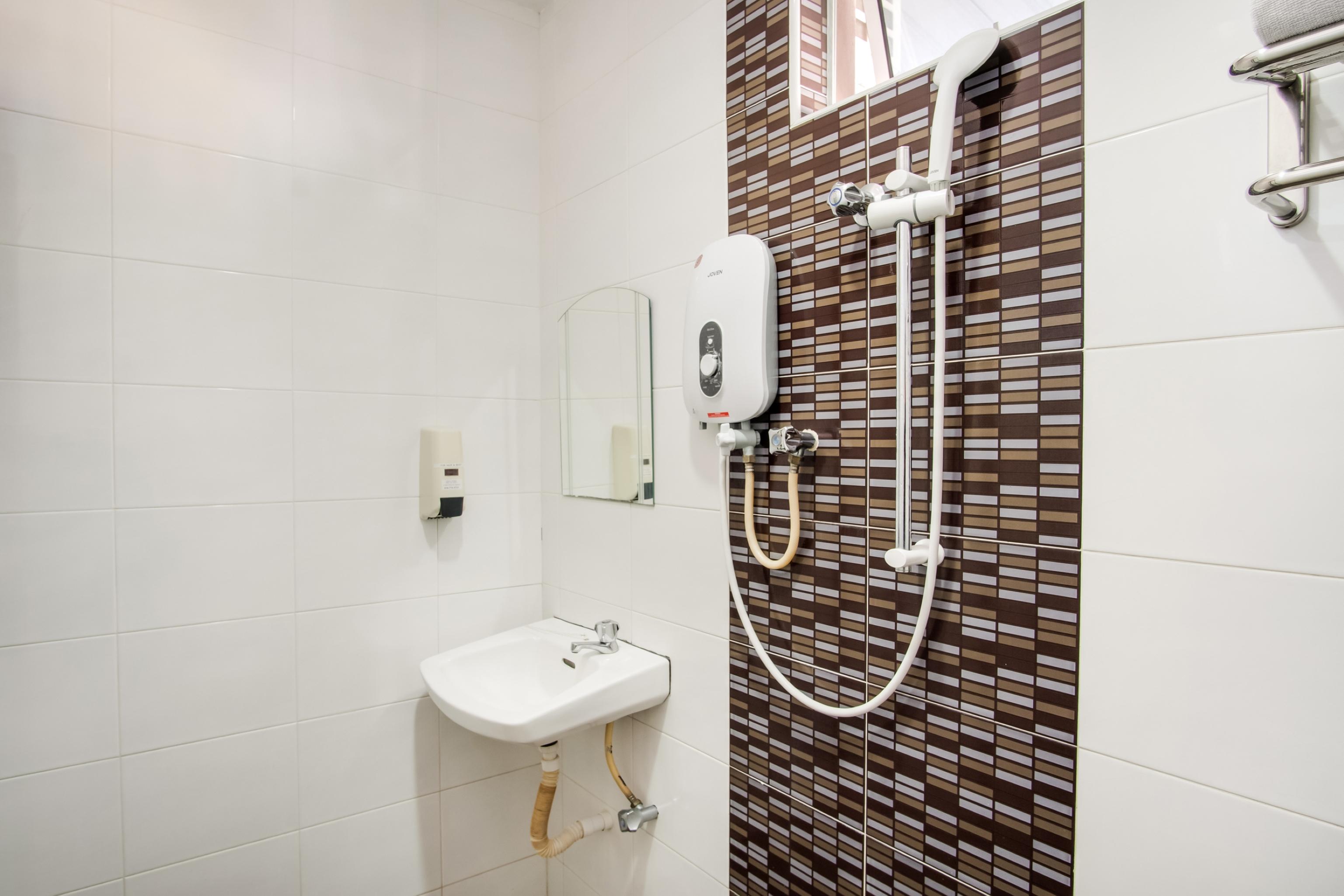 Oyo 89480 Dream House Hotel Skudai Exterior photo