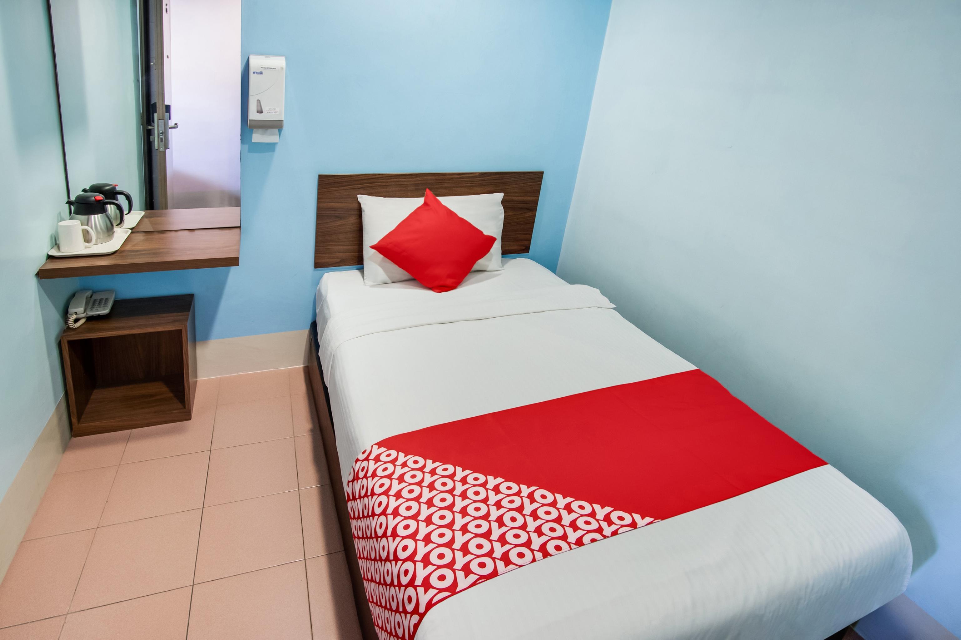 Oyo 89480 Dream House Hotel Skudai Exterior photo