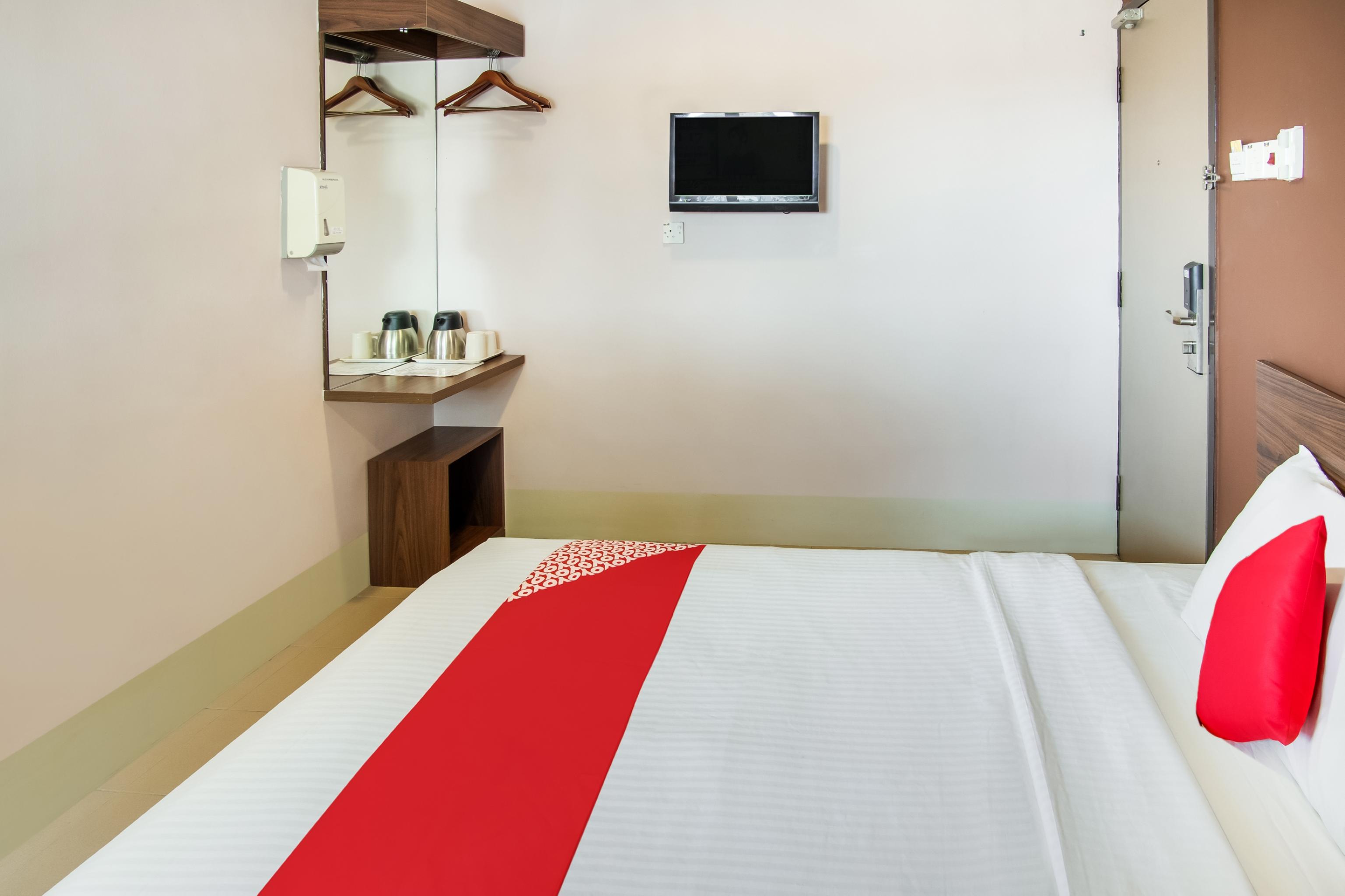 Oyo 89480 Dream House Hotel Skudai Exterior photo