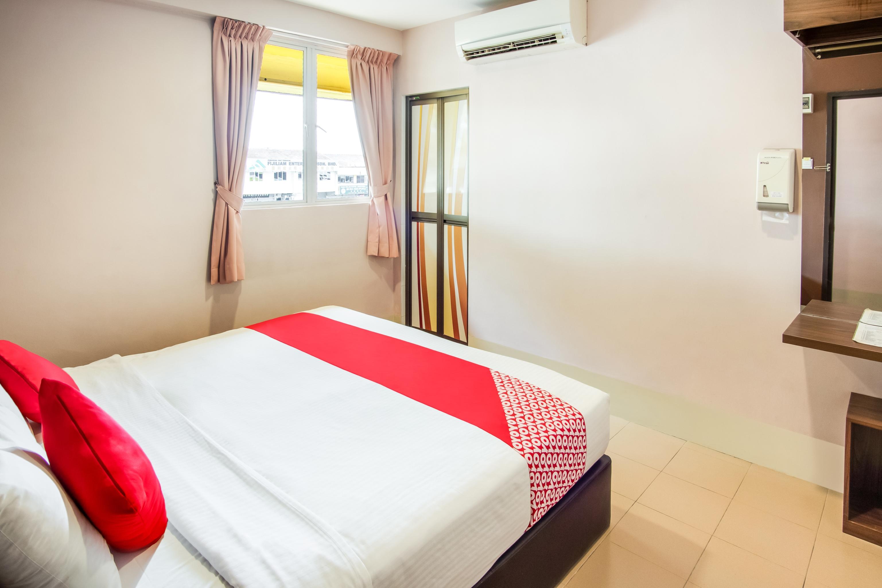 Oyo 89480 Dream House Hotel Skudai Exterior photo
