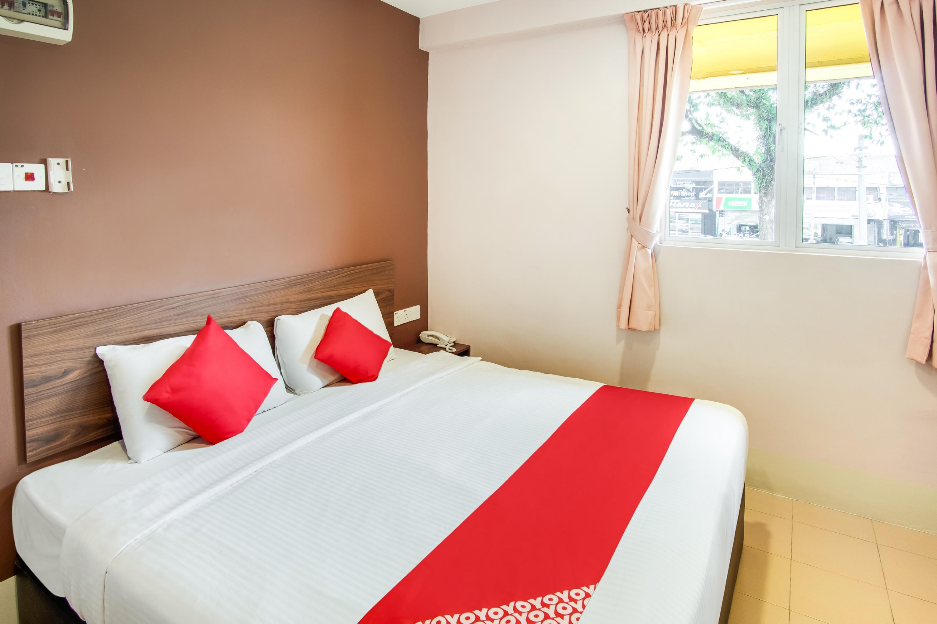 Oyo 89480 Dream House Hotel Skudai Exterior photo