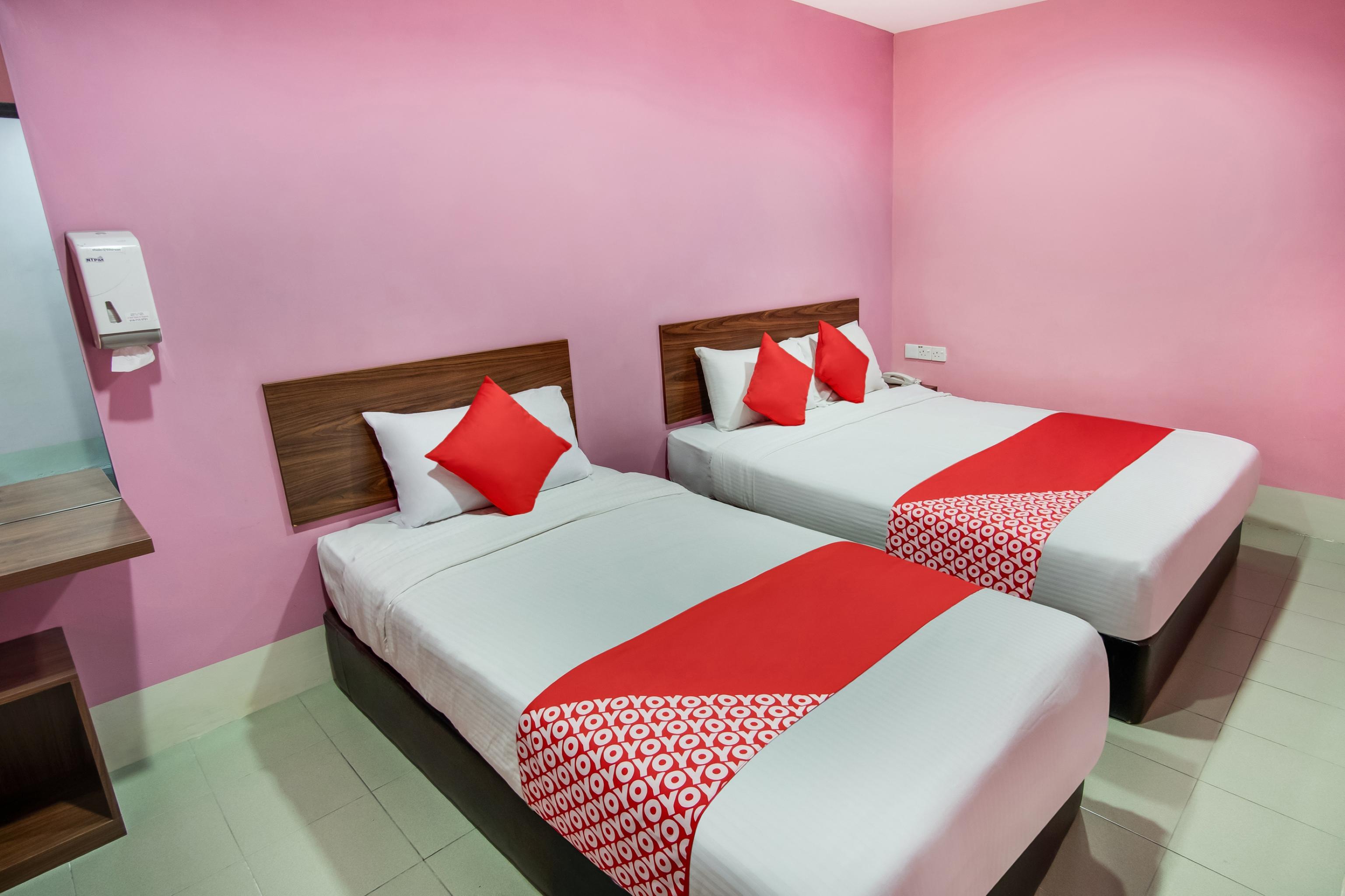 Oyo 89480 Dream House Hotel Skudai Exterior photo