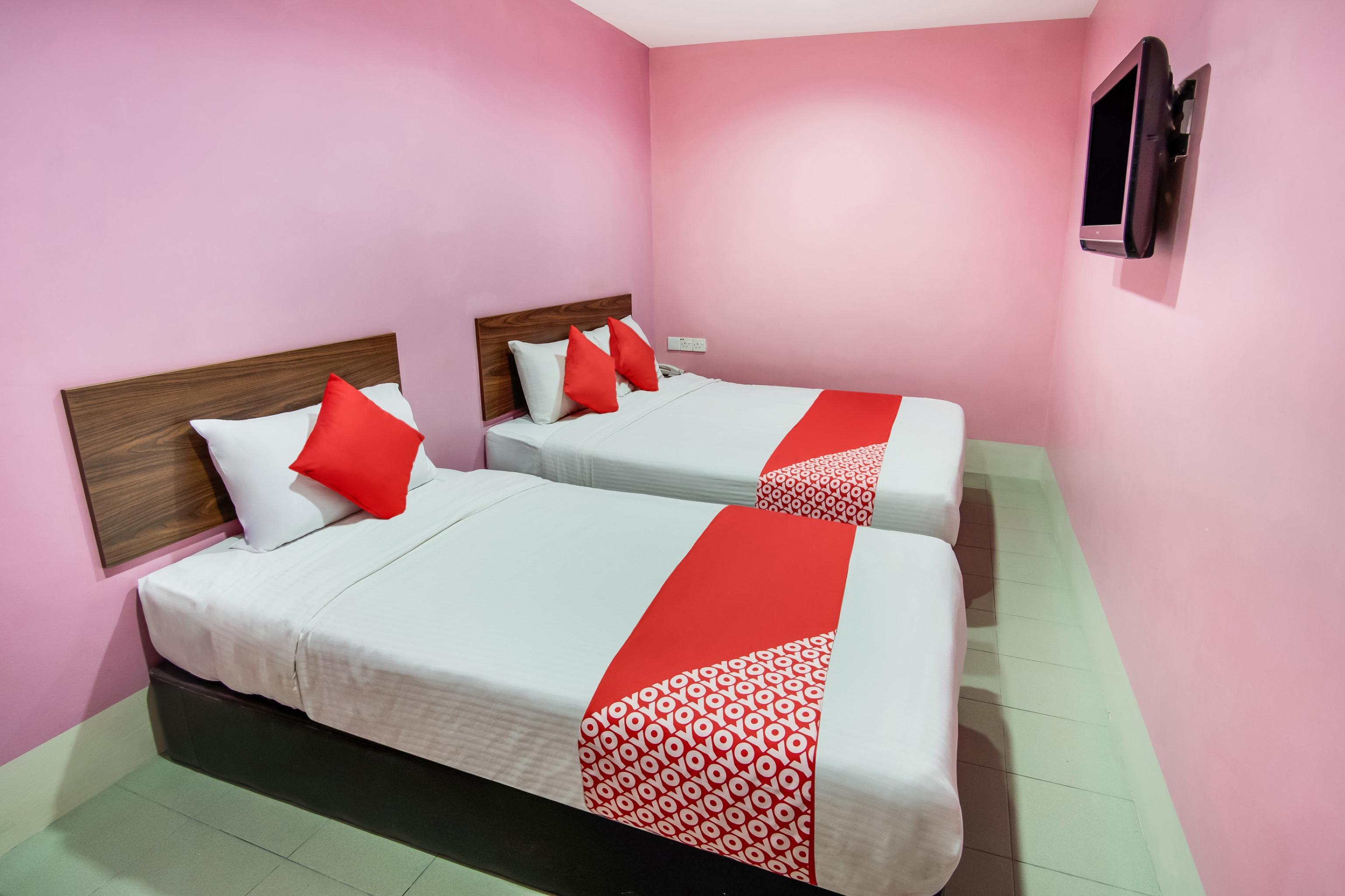 Oyo 89480 Dream House Hotel Skudai Exterior photo
