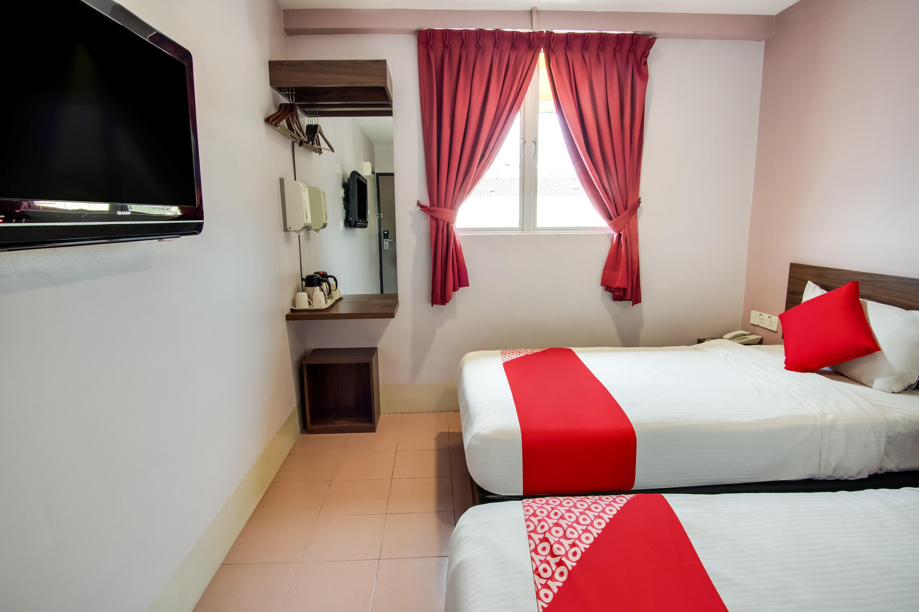 Oyo 89480 Dream House Hotel Skudai Exterior photo