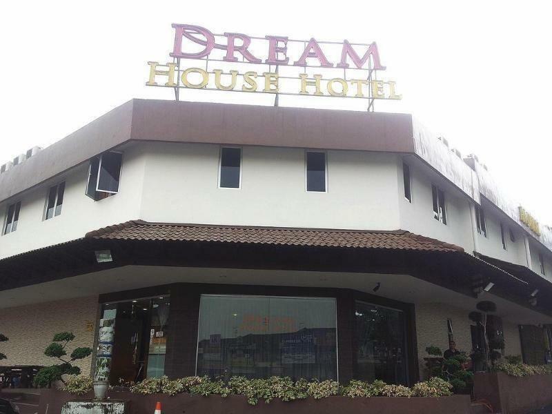 Oyo 89480 Dream House Hotel Skudai Exterior photo