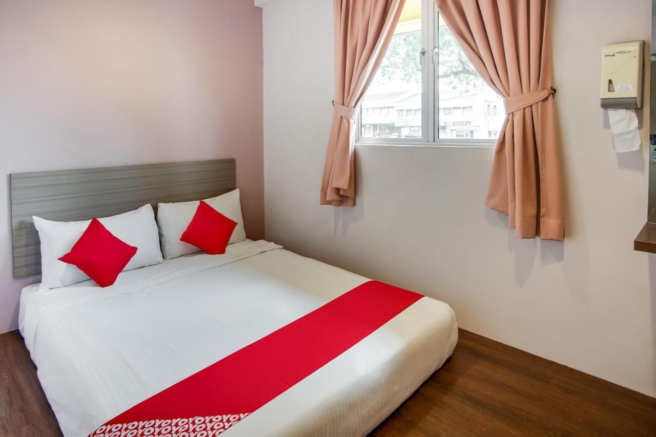 Oyo 89480 Dream House Hotel Skudai Exterior photo